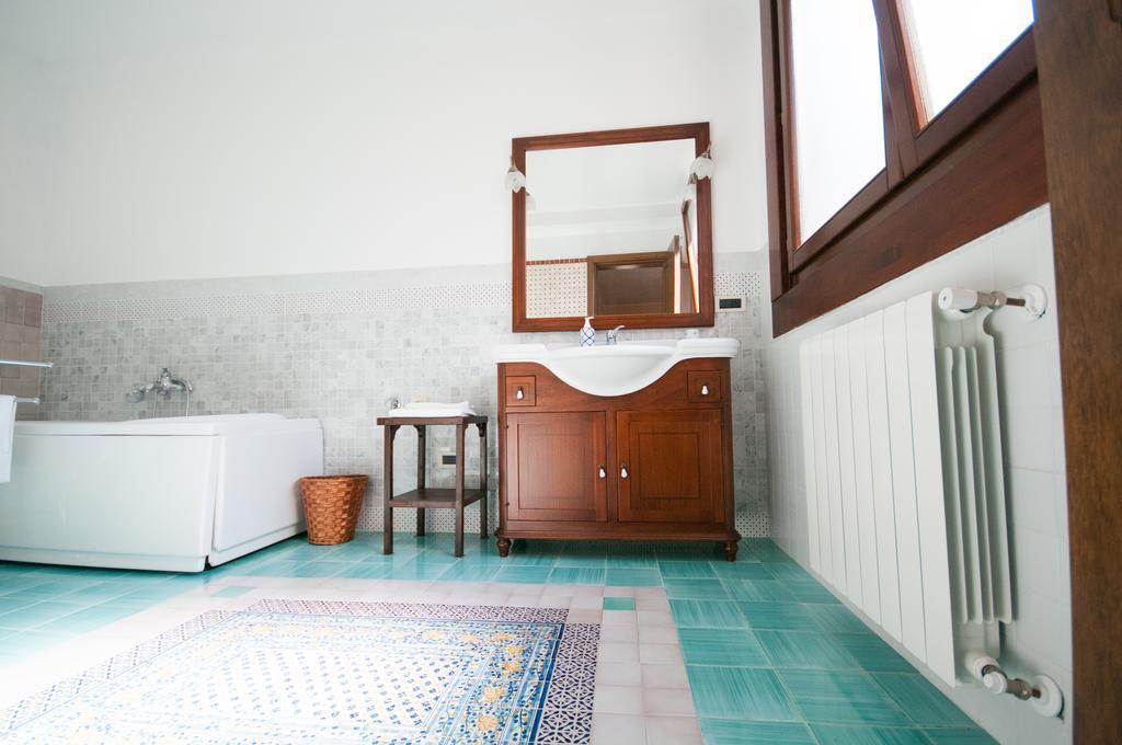 مارتينا فرانكا Suite Positano الغرفة الصورة